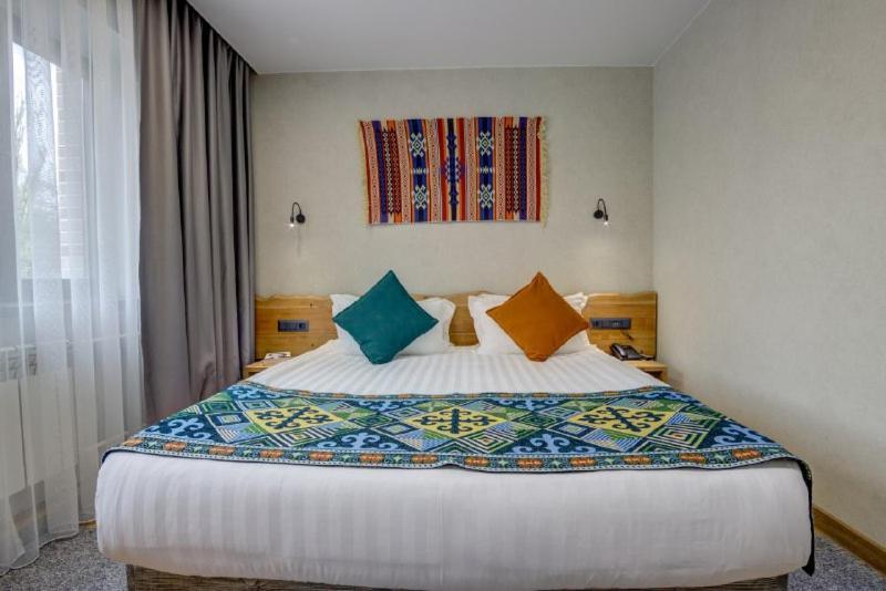 My Hotel Бишкек Экстерьер фото