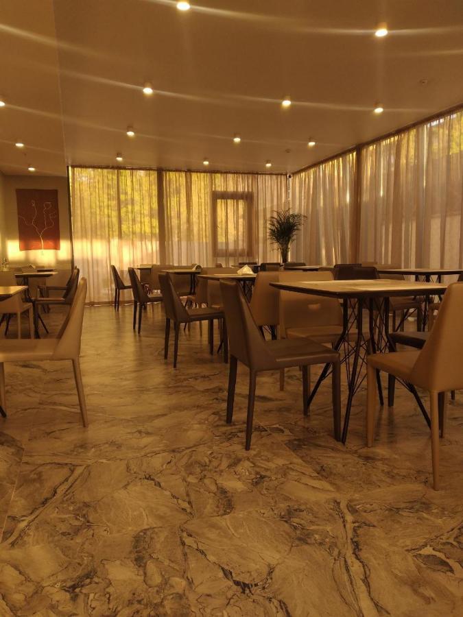 My Hotel Бишкек Экстерьер фото